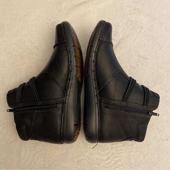 Women’s Clarks Unstructured Un Loop Up – Black Leather - 9 Wide - Picture 4 of 9